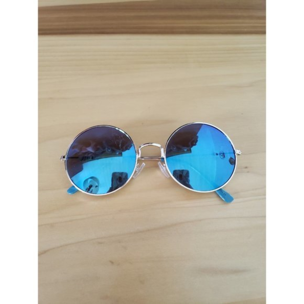 NWOT Retro Blue Round Sunglasses